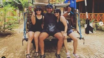 Bahagianya, Erix Soekamti Rayakan Ultah ke-40 Diapit Dua Istri