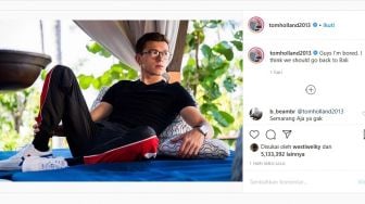 Kocak! Menghadiri Acara Online, Tom Holland Ketahuan Tak Pakai Celana