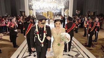Kawinan Warga Dibubarkan, Ini Foto Pernikahan Mewah Kapolsek saat Corona