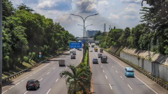 Berkendara di Jalan Tol, Taati Peraturan Mengemudi dan Gunakan Patokan Jarak Aman 3 Detik