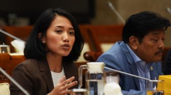 DPR Desak Gugus Tugas Covid-19 Distribusikan APD Secara Proporsional