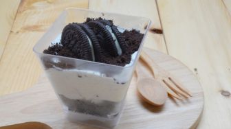 Butuh yang Manis untuk Perbaiki Mood? Coba Resep Oreo Chesee Box Dessert