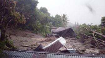 Banjir Bandang dan Longsor Terjang Tanah Datar, Dua Warga Hilang