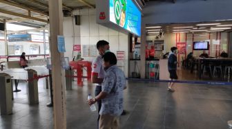 Masih Bandel,  Mulai 12 April Tidak Pakai Masker Dilarang Naik KRL