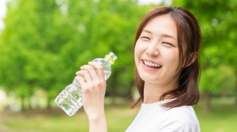 Pentingnya Minum Air untuk Kesehatan Otak, Bisa Mencegah Penuaan Dini