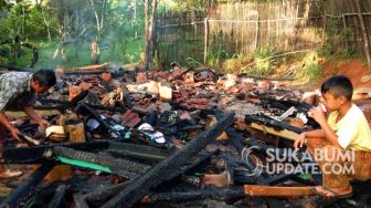 Dipicu Arus Pendek Listrik, Rumah Panggung di Jampang Kulon Sukabumi Ludes