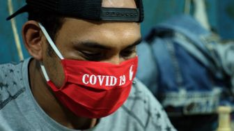 Saat ini jika keluar rumah wajib menggunakan masker