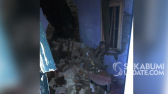 Satu Keluarga di Cikakak Sukabumi Mengungsi Setelah Dilanda Longsor