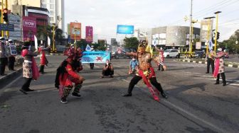 Edukasi Bahaya COVID-19, Satlantas Polres Sleman Gelar Aksi Teatrikal