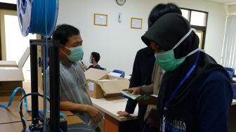 APD Minim, UGM Produksi Face Shield bagi Tenaga Medis Tangani Pasien Corona