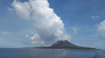 Pantau Kenaikan Air Laut, Alat Dipasang Dekat Gunung Anak Krakatau