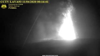  Kepanikan Warga Menjadi-jadi saat Gunung Anak Krakatau Meletus