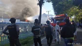 Napi rusuh, Lapas Tuminting dibakar
