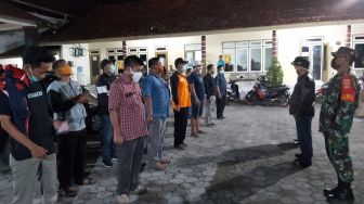 Patroli Kerumunan, Satgas COVID-19 Desa Bantul Temukan Remaja Kesurupan