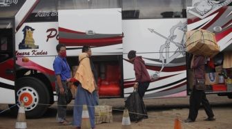 Hari Pertama Larangan Mudik, 7 Orang ke Luar Kota dari Terminal Pulogebang