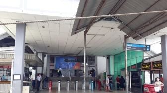 PSBB Hari Pertama, Jumlah Penumpang di Stasiun Depok Baru Langsung Anjlok