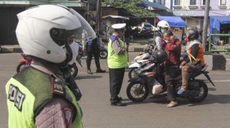 Pemotor Tak Pakai Helm dan Masker Saat PSBB, Wawalkot Depok: Prihatin Saya