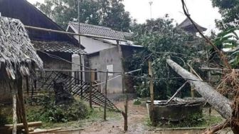 121 Rumah Warga Tiga Desa di Kecamatanunjul Rusak