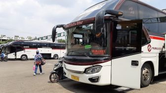 Cerita Sedih Sopir Bus di Terminal Bekasi: Penumpang Sepi Hingga Putar Balik