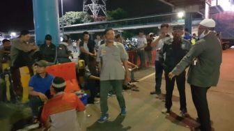 Ramai-ramai Geruduk Pelabuhan Merak; Protes Soal Tiket Online 