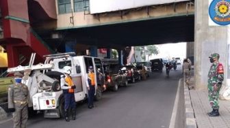 LIVE STREAMING: Suasana PSBB di Depan Pasar Cipulir