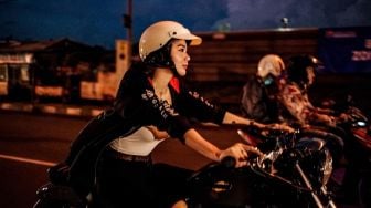 Best 5 Oto:  Hoax Servis Mobil Gratis,  6 Lady Bikers Seleb Pakai Moge