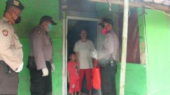 Jajaran Polsek Rangkasbitung Datangi Rumah, Warga Menangis Pasrah