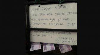 Cerita Kurir Pengantar Paket Diberi Uang Tip dengan Cara Unik