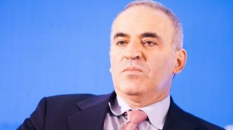 Covid-19, Pecatur Veteran Garry Kasparov Bertarung Nostalgia di FIDE Online