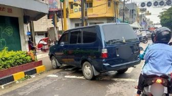 Viral Potret Toyota Kijang Asal Parkir, Motivasinya Apa Ya?