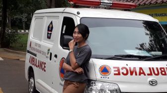 Kisah Ika Jadi Relawan Supir Ambulans untuk Covid-19
