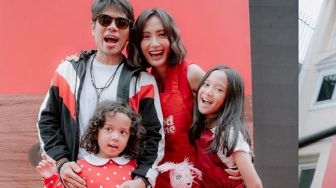 4 Gaya Parenting Artis Indonesia, Batasi Gadget hingga Utamakan Quality Time