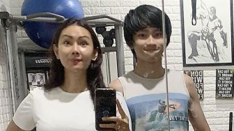 5 Potret Transformasi Azka Corbuzier, Kini Bak Kakak Adik dengan Mama!