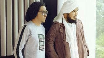 Gandeng Aya Ibrahim, Ustaz Derry Sulaiman Rilis Lagu Religi Terbaru