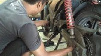 Kapan Saat yang Tepat Ganti Rantai Motor?