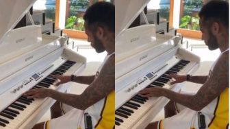 Main Piano, Neymar Bawakan Lagu John Legend