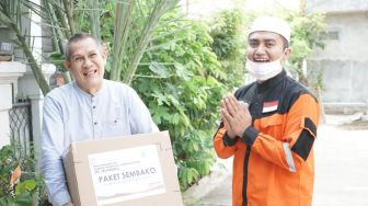 Dompet Dhuafa Salurkan Paket Sembako Ke Puluhan Guru Ngaji