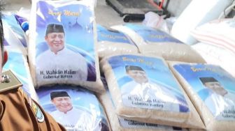 Beredar Foto Karung Beras Bergambar Gubernur Banten