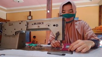 Pelabuhan Merak Tak Layani Penumpang Pemudik Ini Terpaksa Tidur Di Motor Suara Banten