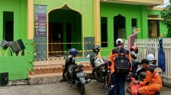 Jemaah Meninggal usai Salat Subuh, Masjid Azzahidin Disemprot Disinfektan