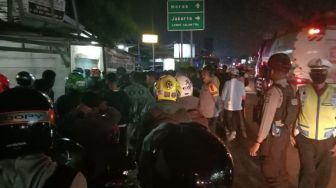 Pemudik Nekat Padati Pelabuhan Merak, 835 Kendaraan Dipaksa Putar Balik