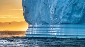 Lebih dari 300 Miliar Ton Es Mencair di Greenland dan Antartika Tiap Tahun