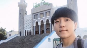 Profil Daud Kim, Penyanyi Asal Korea yang Masuk Islam