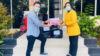 Lasalle College Donasikan Pakaian Hazmat Colorful Untuk Tenaga Medis