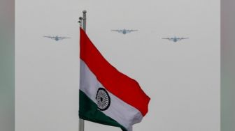 Pakai Pesawat Jet, Militer India Ucapkan Terima Kasih Pada Petugas Medis