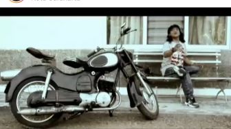Nostalgia Didi Kempot: Bikin Video Clip Dorong Motor Jadul