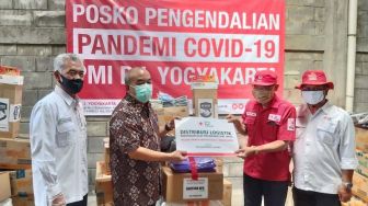 PMI DIY Donasikan Ribuan Unit APD ke 12 RS Rujukan COVID-19