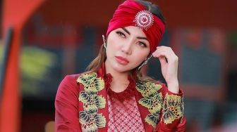 Bella Shofie Minta Dimaklumi Jika Lepas Pasang Hijab