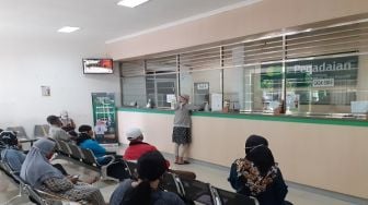 Duit Habis, Warga Sukoharjo Gadai Emas untuk Bertahan Hidup saat Corona