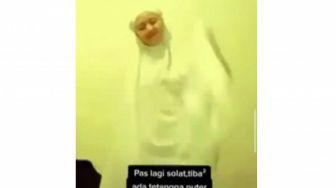 ABG Diciduk Gegara Salat Sambil Joget TikTok: Saya Gak Sadar Jika Itu Salah